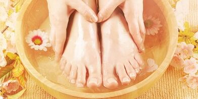 Bagni per il trattamento del fungo delle unghie